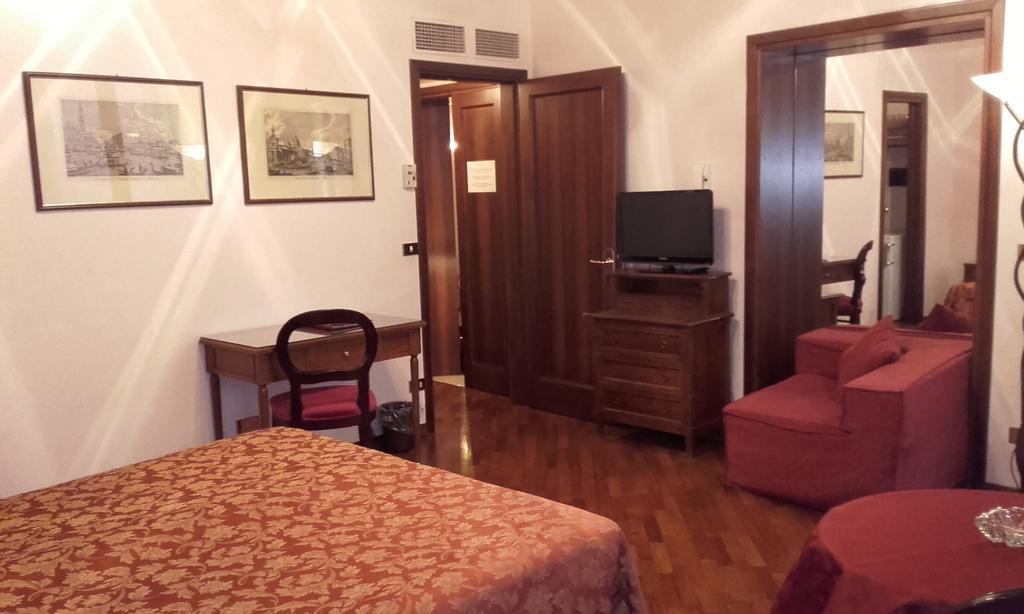 Hotel Piccola Fenice Veneţia Exterior foto